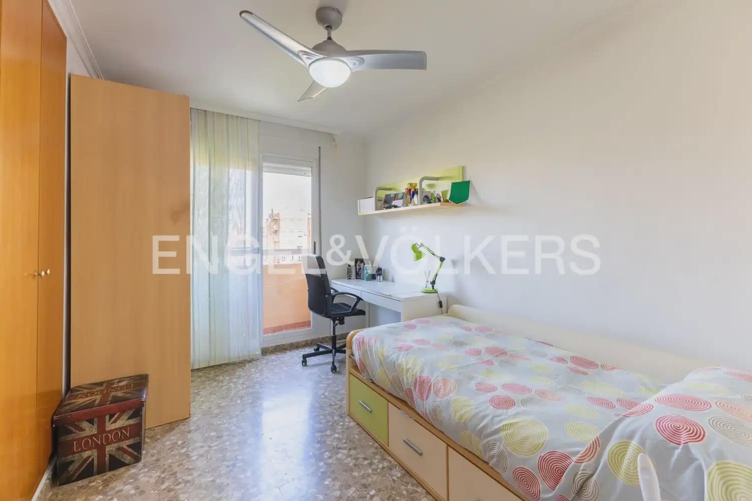 4 bedroom Flat for sale in Tavernes Blanques with garage - € 395,000 (Ref: 9897749)