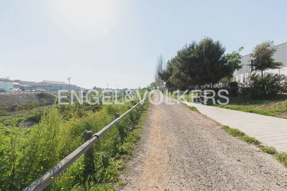 4 bedroom Flat for sale in Tavernes Blanques with garage - € 395,000 (Ref: 9897749)