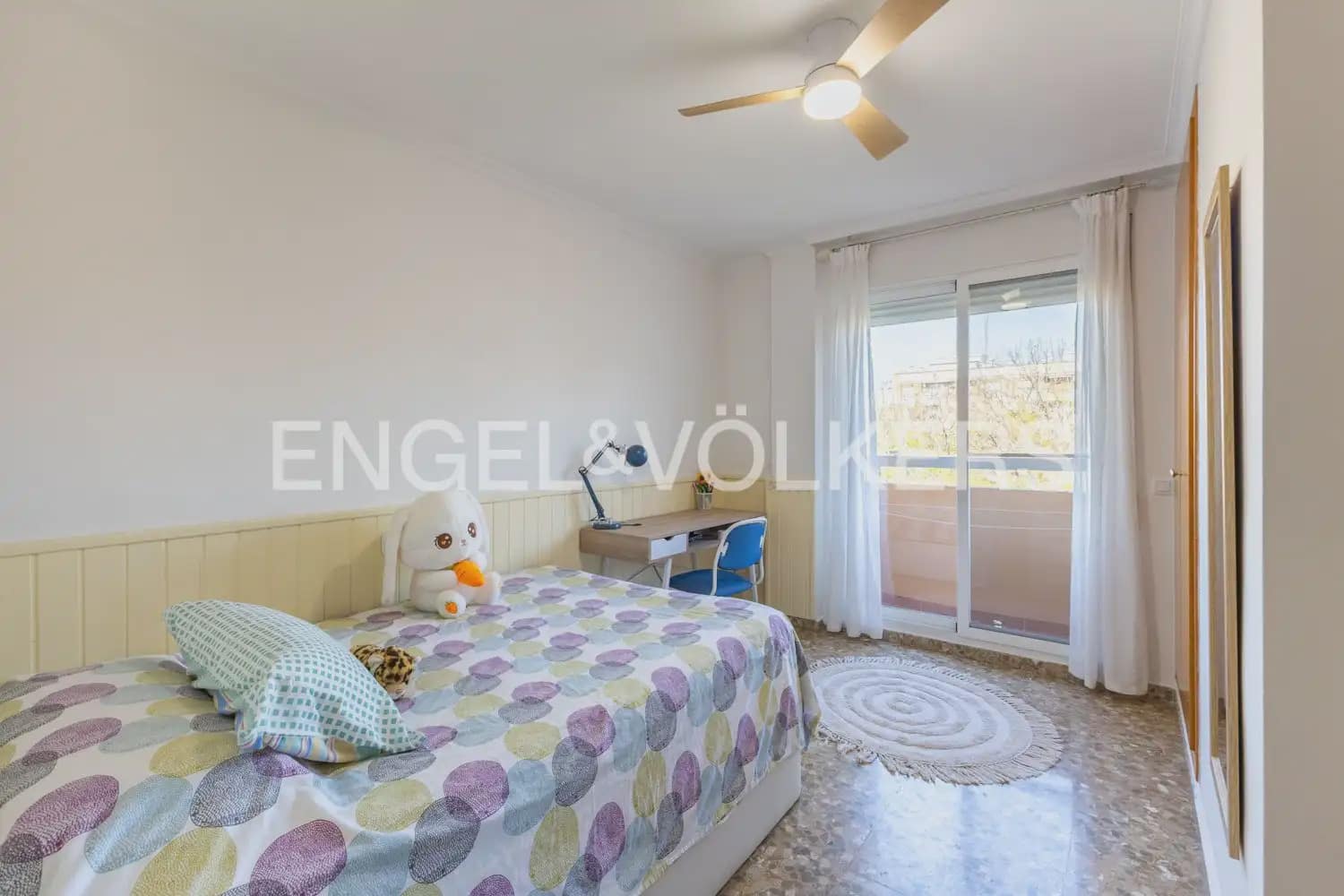 4 bedroom Flat for sale in Tavernes Blanques with garage - € 395,000 (Ref: 9897749)