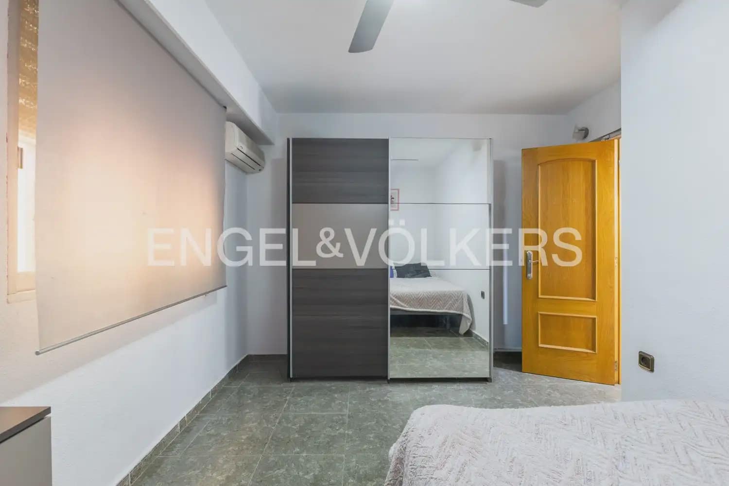 Piso de 4 habitaciones en València ciudad en venta - 368.000 € (Ref: 9897751)
