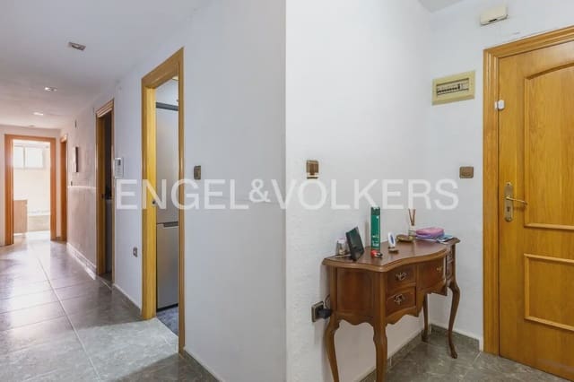 Piso de 4 habitaciones en Vara de Quart, València ciudad en venta - 368.000 € (Ref: 9897751)