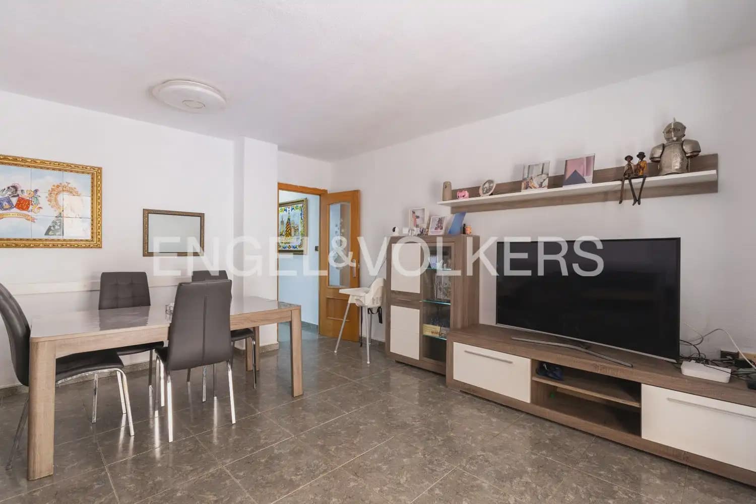 Piso de 4 habitaciones en València ciudad en venta - 368.000 € (Ref: 9897751)