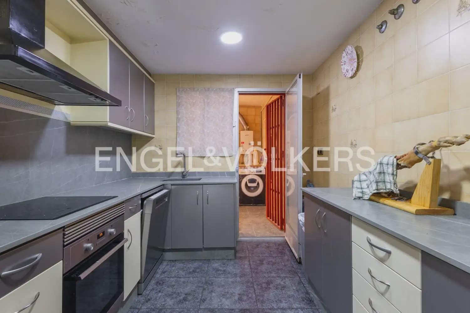 Piso de 4 habitaciones en València ciudad en venta - 368.000 € (Ref: 9897751)