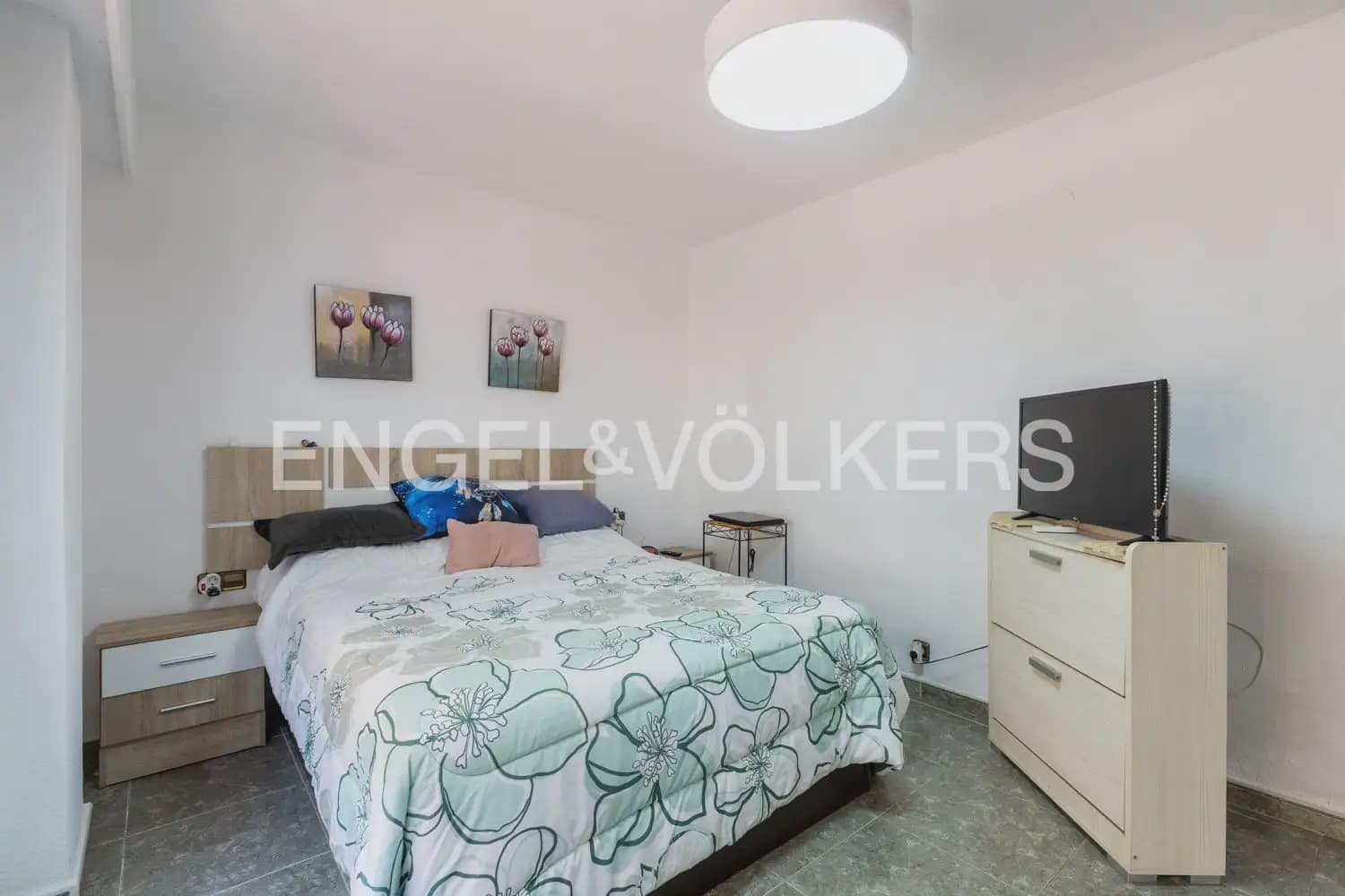 Piso de 4 habitaciones en València ciudad en venta - 368.000 € (Ref: 9897751)