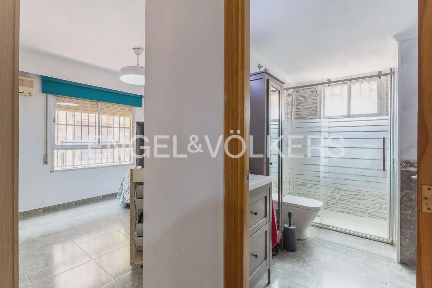 Piso de 4 habitaciones en València ciudad en venta - 368.000 € (Ref: 9897751)
