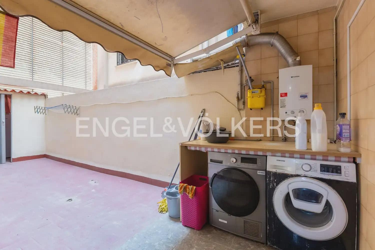Piso de 4 habitaciones en València ciudad en venta - 368.000 € (Ref: 9897751)