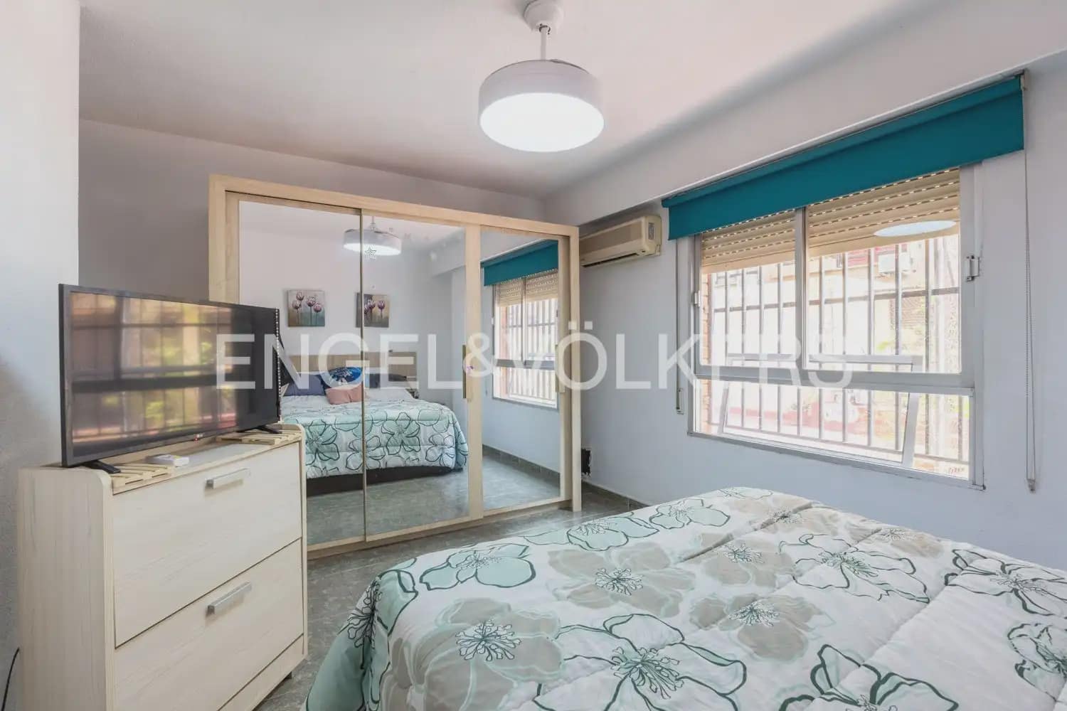 Piso de 4 habitaciones en València ciudad en venta - 368.000 € (Ref: 9897751)