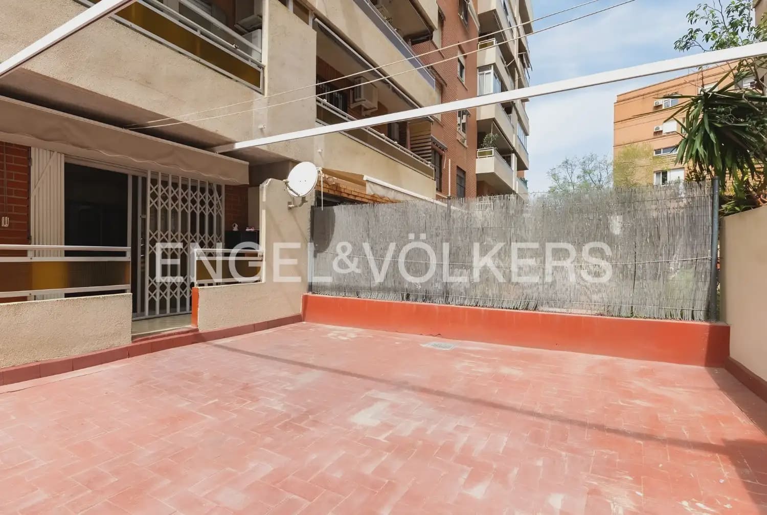 Piso de 4 habitaciones en València ciudad en venta - 368.000 € (Ref: 9897751)