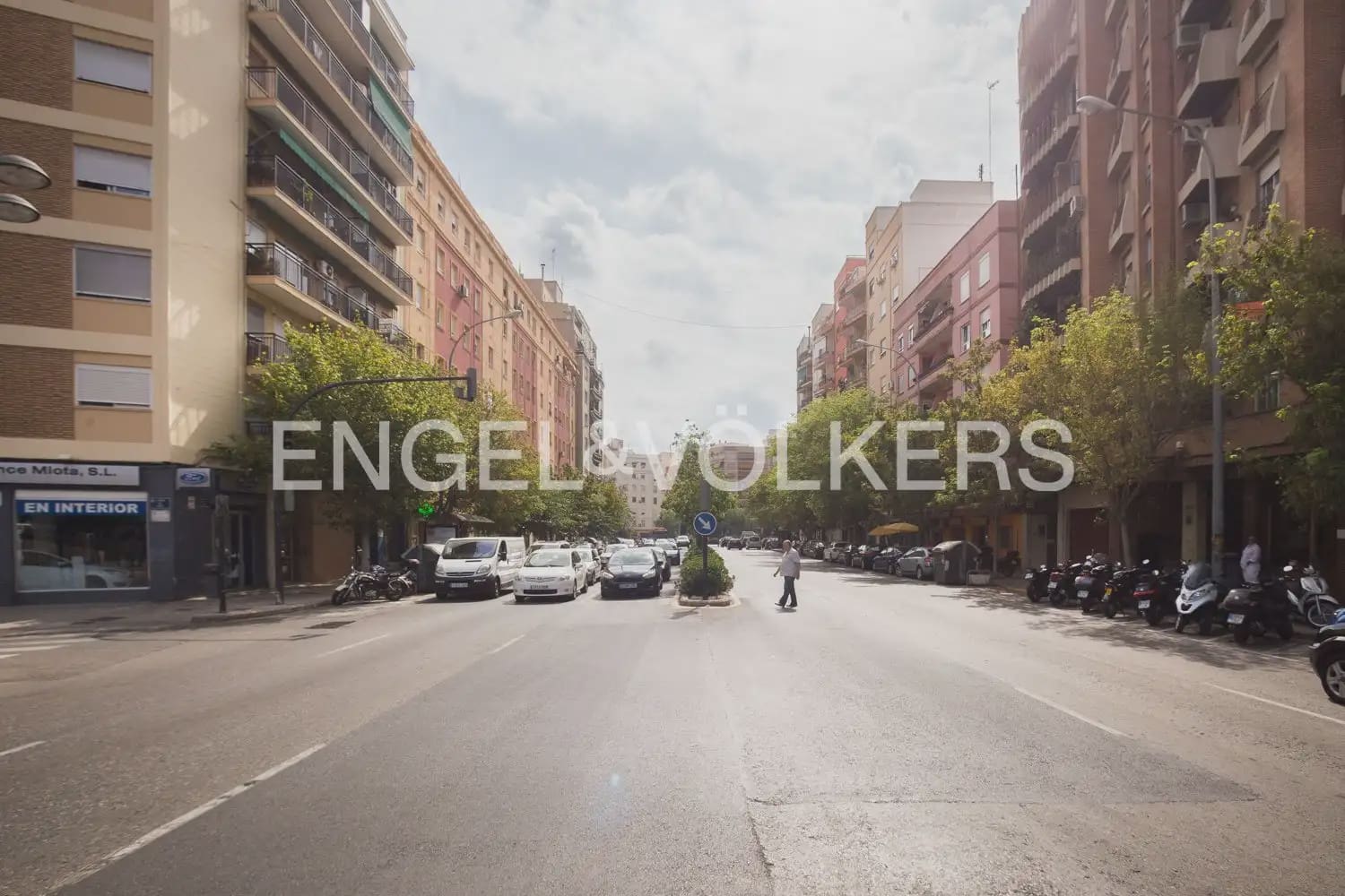 Piso de 4 habitaciones en València ciudad en venta - 368.000 € (Ref: 9897751)