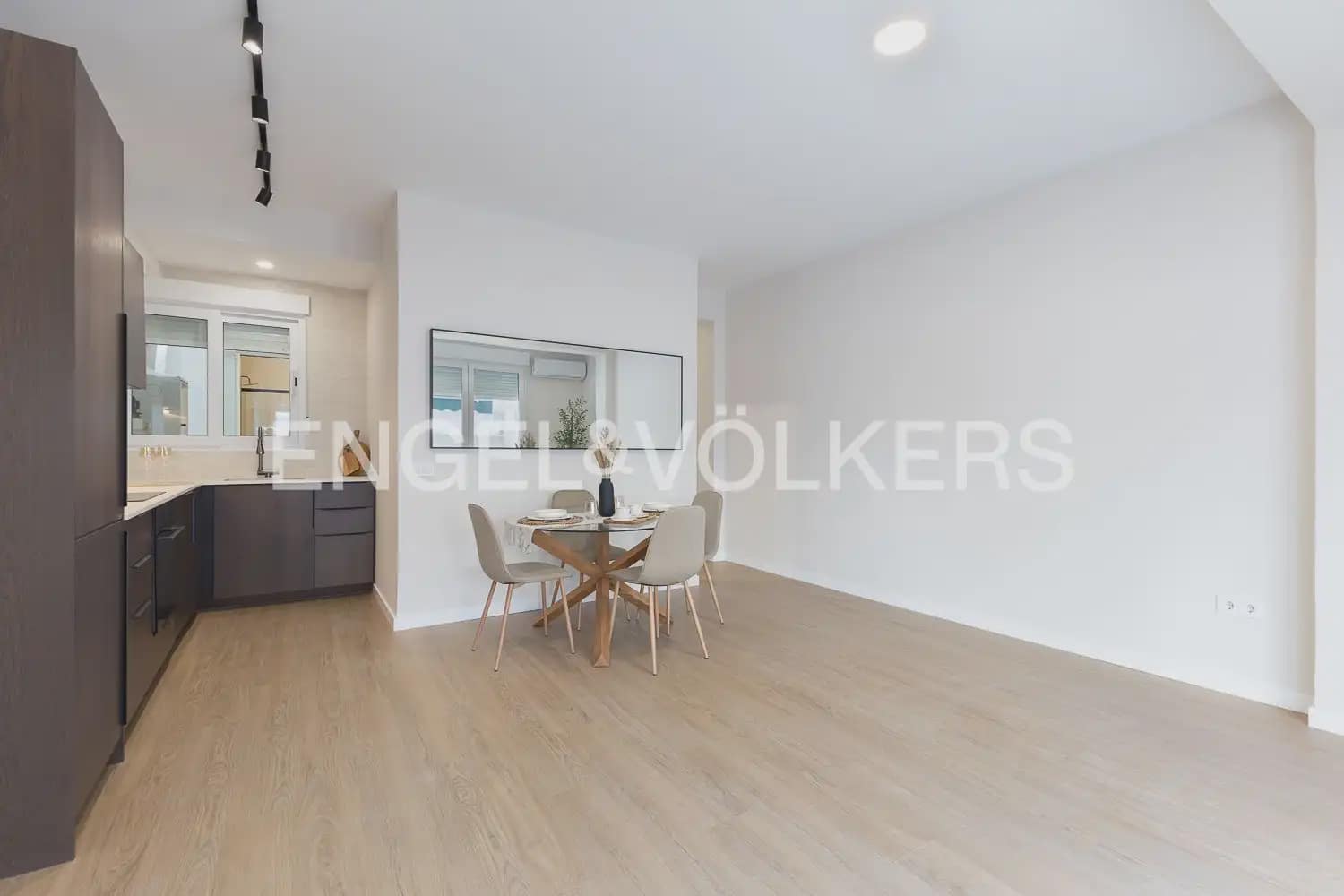 Piso de 2 habitaciones en València ciudad en venta - 420.000 € (Ref: 9897753)