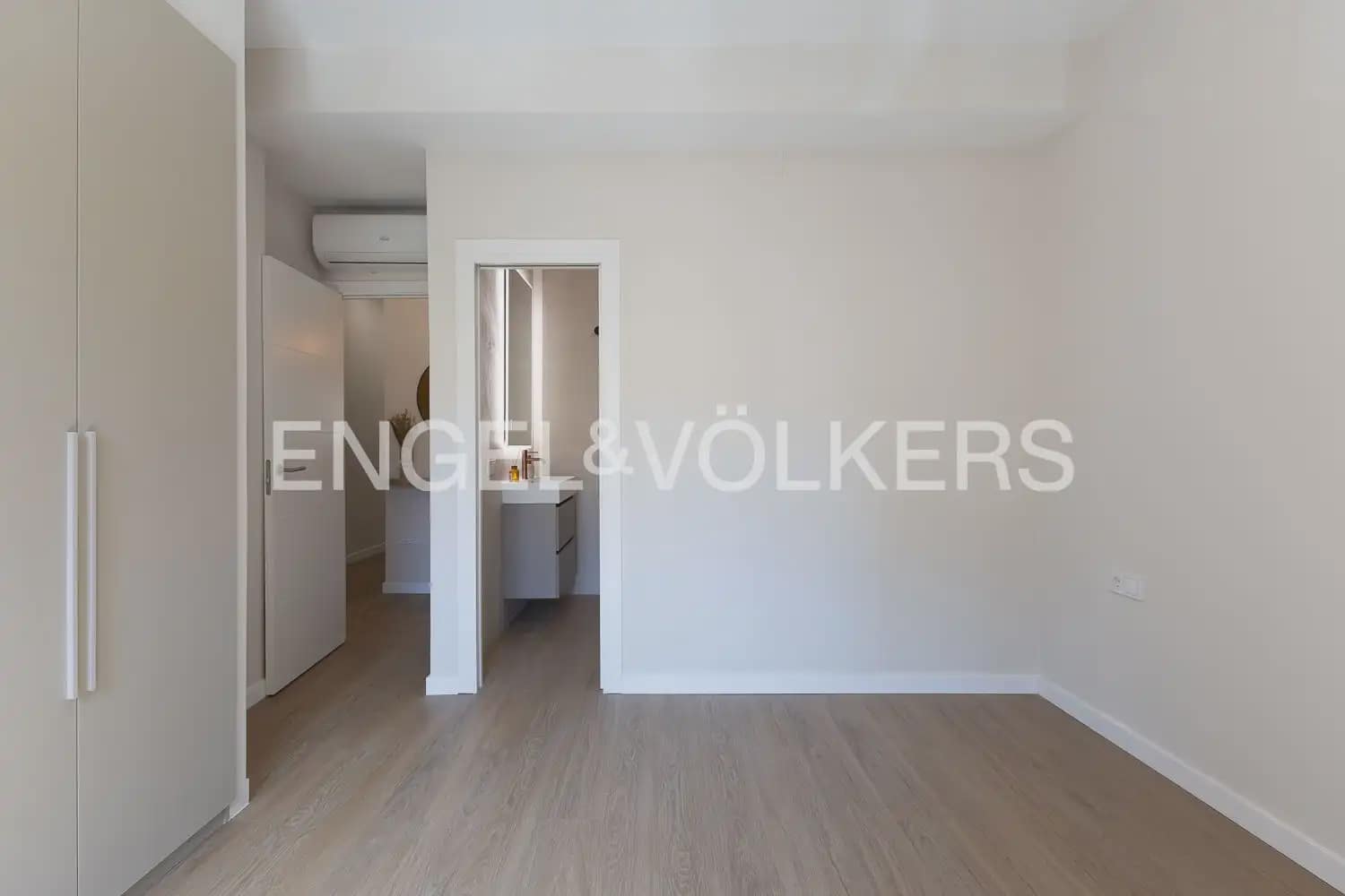 Piso de 2 habitaciones en València ciudad en venta - 420.000 € (Ref: 9897753)