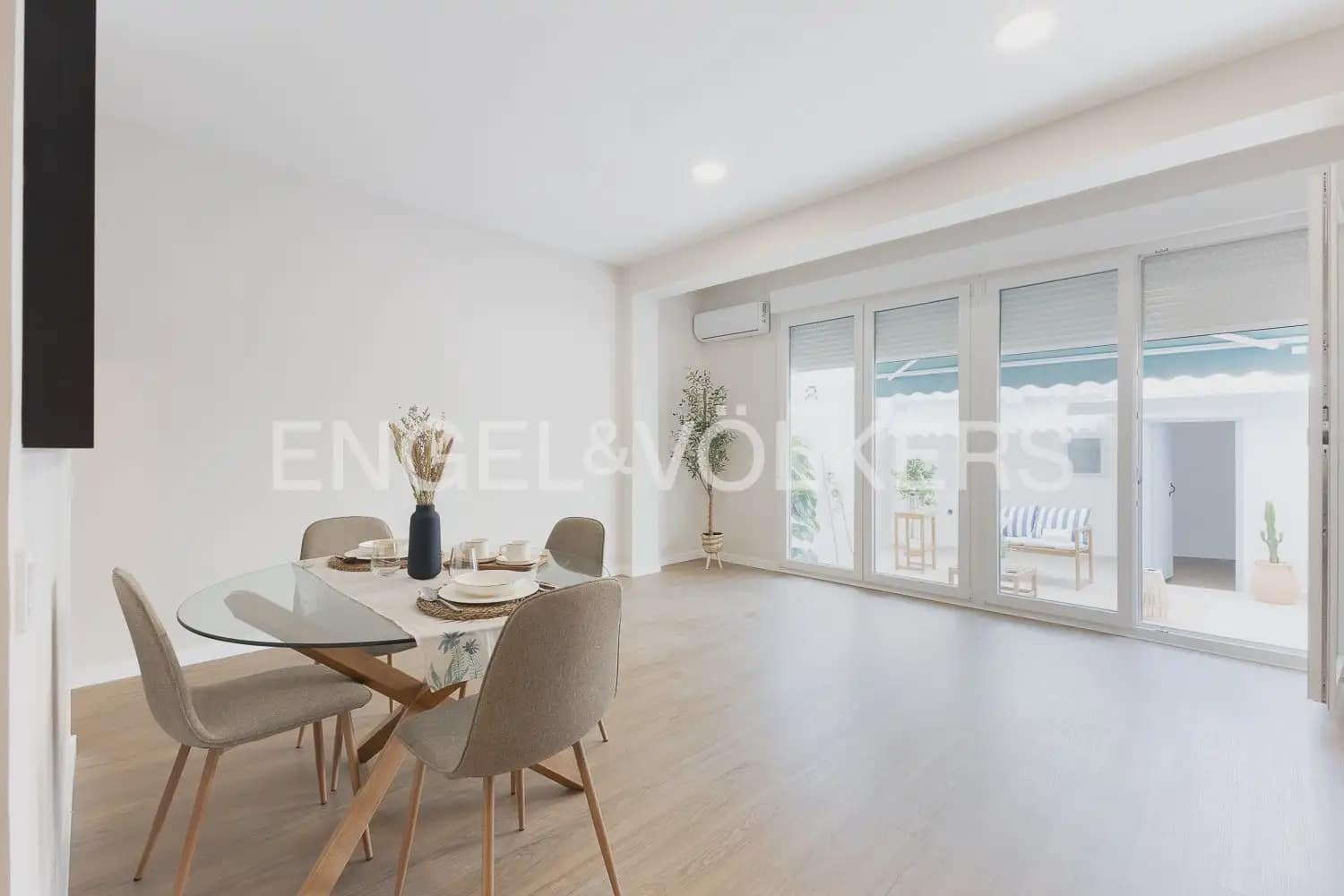 Piso de 2 habitaciones en València ciudad en venta - 420.000 € (Ref: 9897753)