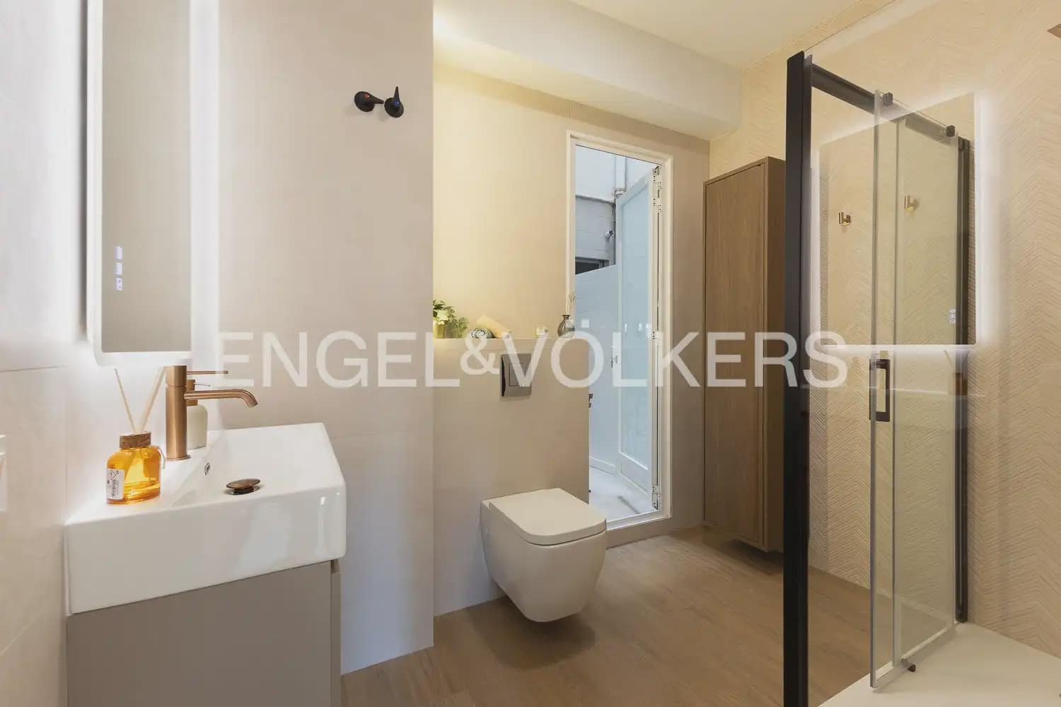Piso de 2 habitaciones en València ciudad en venta - 420.000 € (Ref: 9897753)