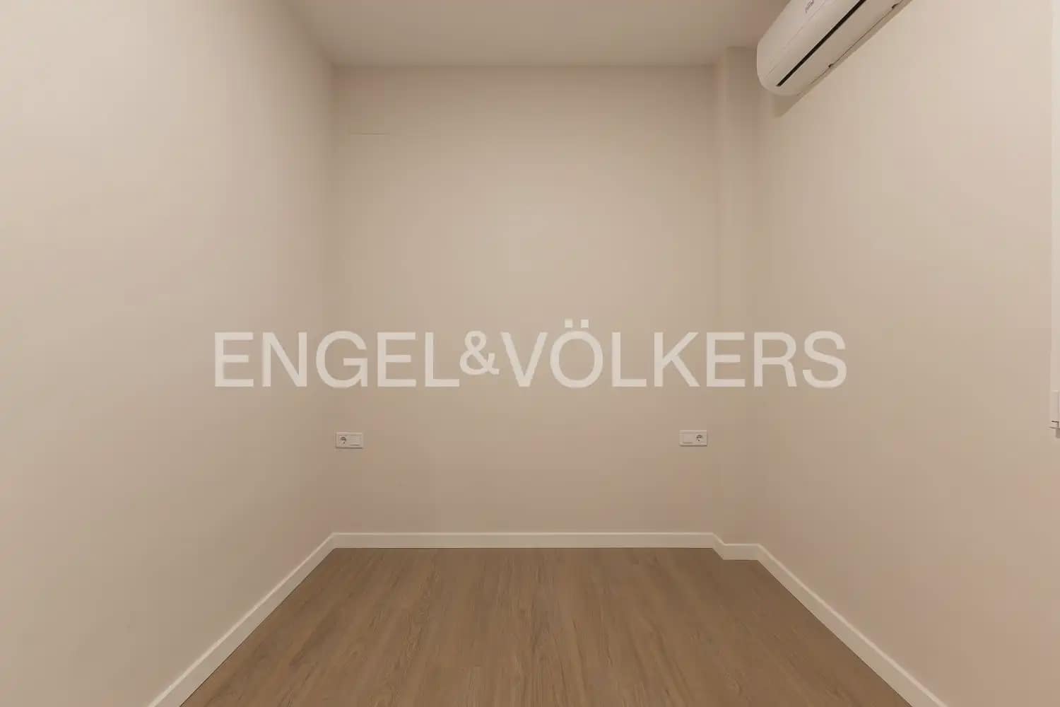 Piso de 2 habitaciones en València ciudad en venta - 420.000 € (Ref: 9897753)