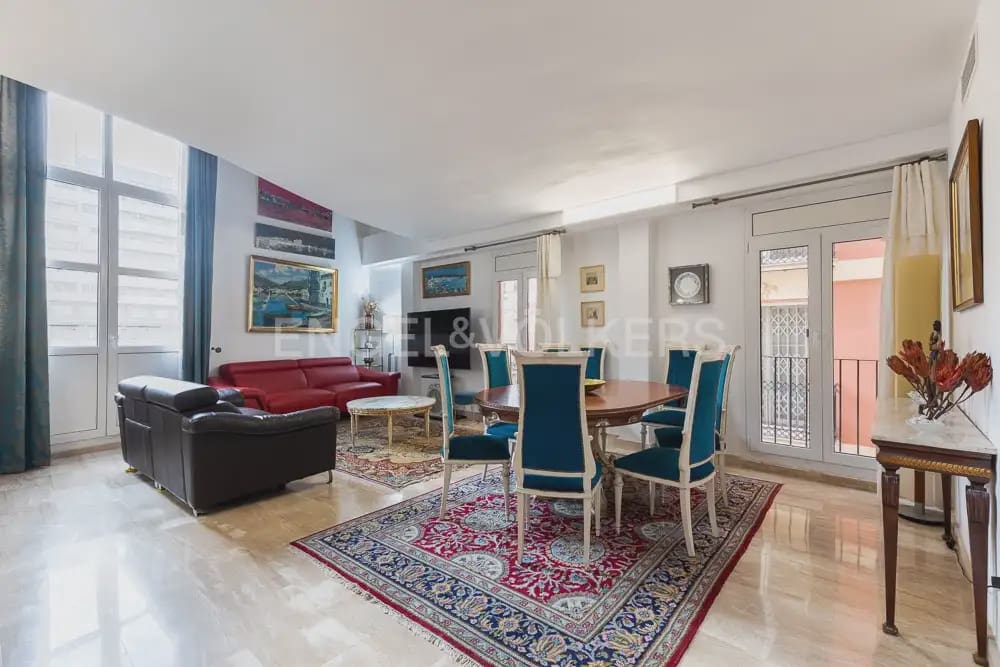 4 Zimmer Wohnung zu vermieten in Valencia Stadt mit Garage - 3.500 € (Ref: 9897754)