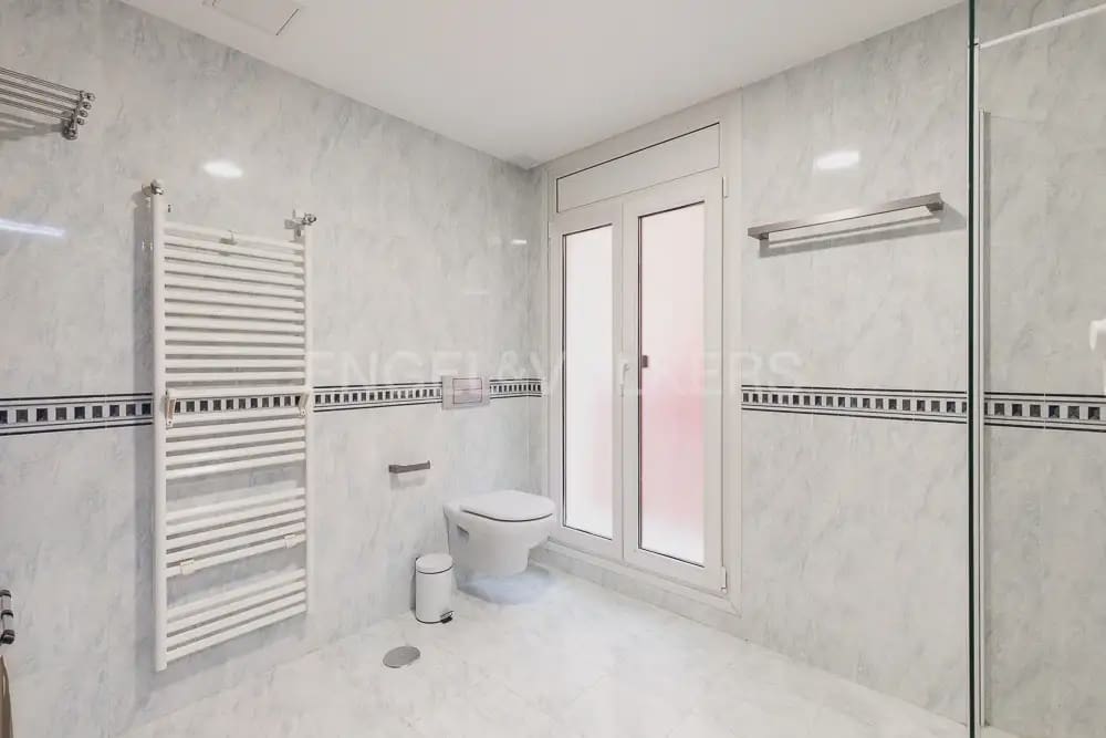 4 Zimmer Wohnung zu vermieten in Valencia Stadt mit Garage - 3.500 € (Ref: 9897754)