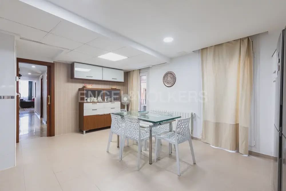 4 Zimmer Wohnung zu vermieten in Valencia Stadt mit Garage - 3.500 € (Ref: 9897754)