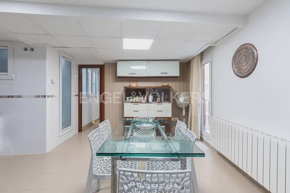 4 Zimmer Wohnung zu vermieten in Valencia Stadt mit Garage - 3.500 € (Ref: 9897754)