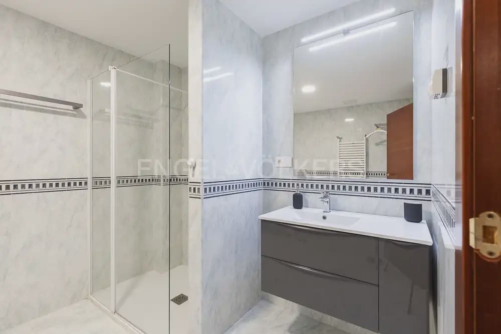 4 Zimmer Wohnung zu vermieten in Valencia Stadt mit Garage - 3.500 € (Ref: 9897754)