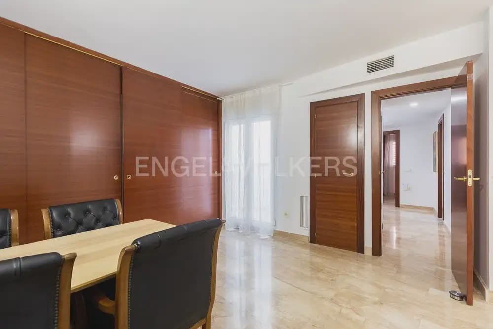 4 Zimmer Wohnung zu vermieten in Valencia Stadt mit Garage - 3.500 € (Ref: 9897754)