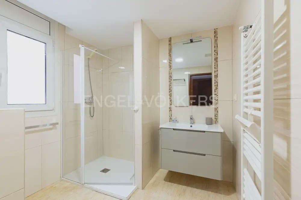 4 Zimmer Wohnung zu vermieten in Valencia Stadt mit Garage - 3.500 € (Ref: 9897754)