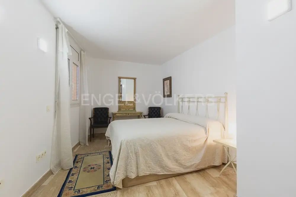 4 Zimmer Wohnung zu vermieten in Valencia Stadt mit Garage - 3.500 € (Ref: 9897754)