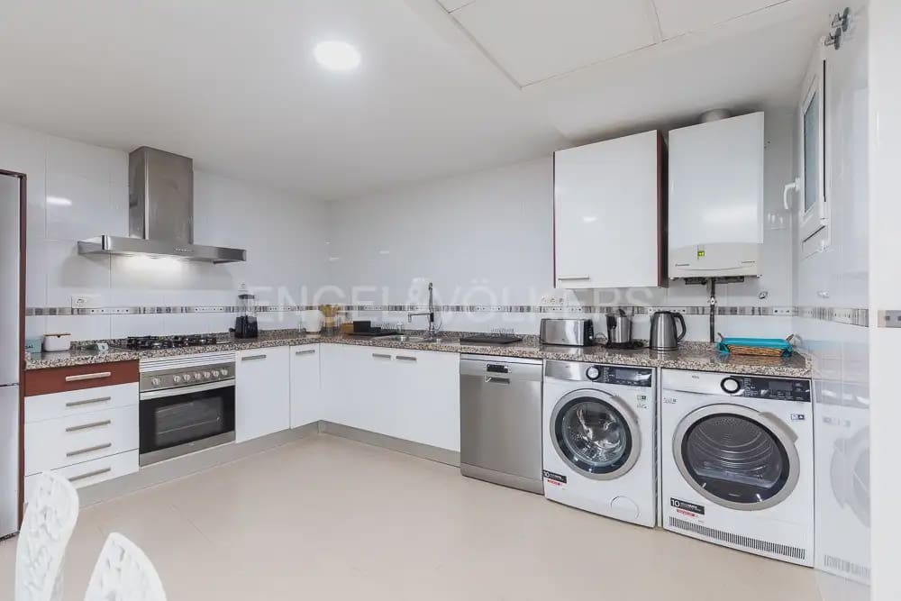 4 Zimmer Wohnung zu vermieten in Valencia Stadt mit Garage - 3.500 € (Ref: 9897754)