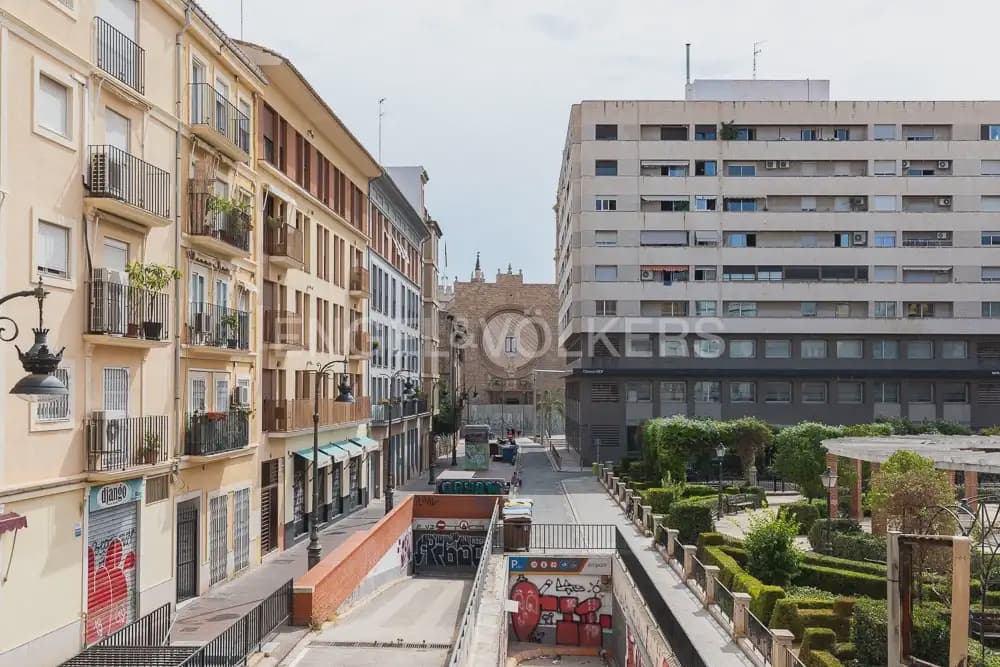4 Zimmer Wohnung zu vermieten in Valencia Stadt mit Garage - 3.500 € (Ref: 9897754)