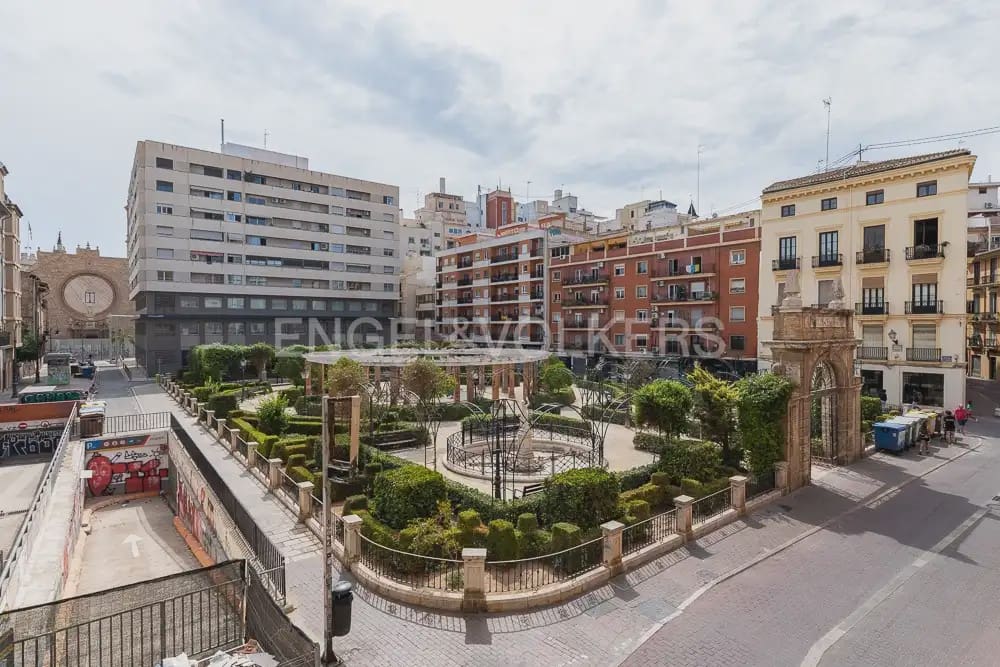 4 Zimmer Wohnung zu vermieten in Valencia Stadt mit Garage - 3.500 € (Ref: 9897754)
