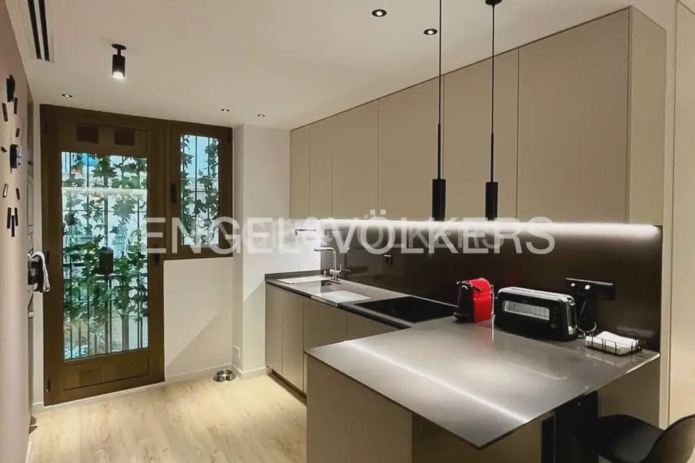 3 makuuhuone Asunto myytävänä paikassa Valencia kaupunki mukana 
autotalli - 730 000 € (Ref: 9897756)