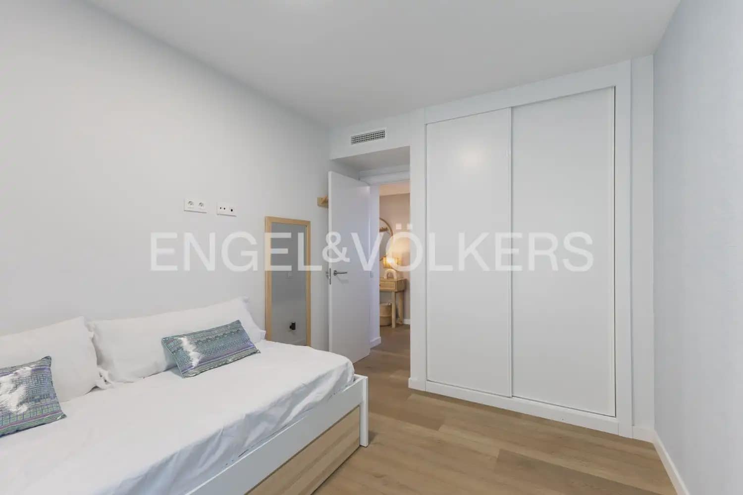 3 sovrum Lägenhet att hyra i Puig med pool garage - 3 000 € (Ref: 9897757)