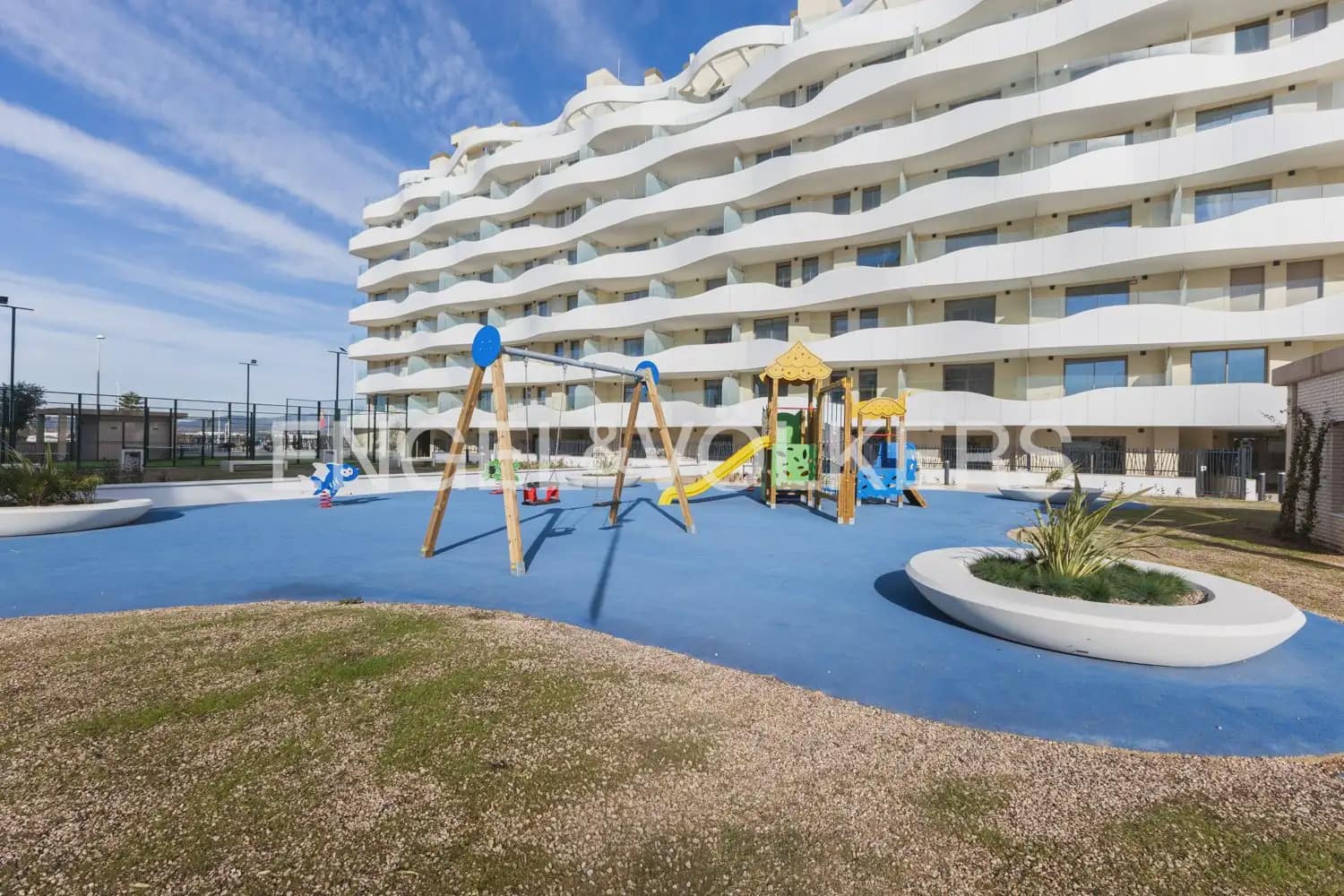 3 sovrum Lägenhet att hyra i Puig med pool garage - 3 000 € (Ref: 9897757)