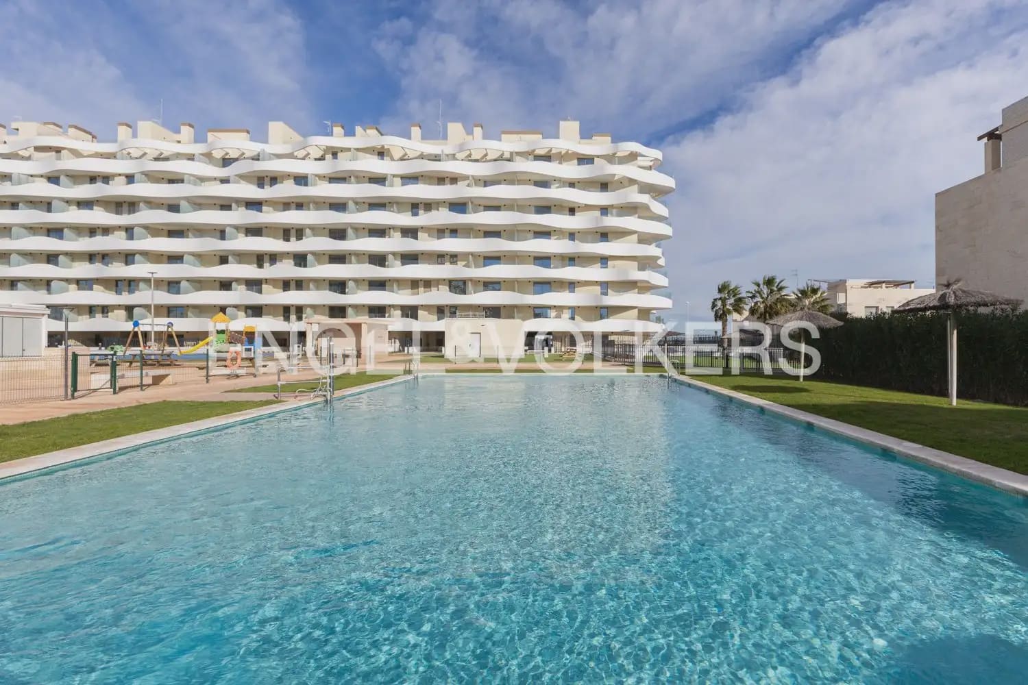 3 sovrum Lägenhet att hyra i Puig med pool garage - 3 000 € (Ref: 9897757)