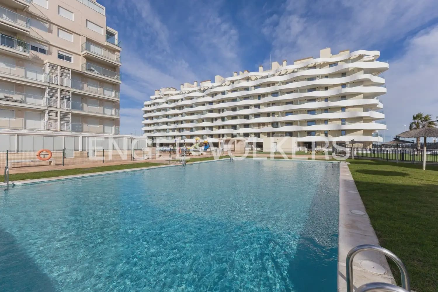 3 sovrum Lägenhet att hyra i Puig med pool garage - 3 000 € (Ref: 9897757)