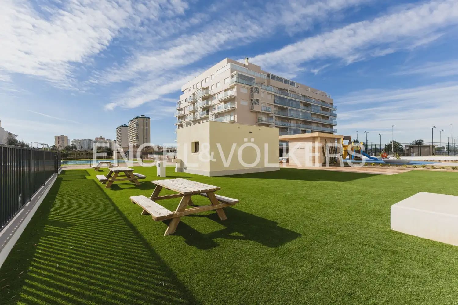 3 sovrum Lägenhet att hyra i Puig med pool garage - 3 000 € (Ref: 9897757)