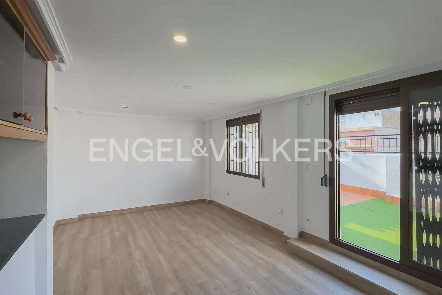 3 quarto Apartamento para arrendar em Valencia cidade - 1 400 € (Ref: 9897759)