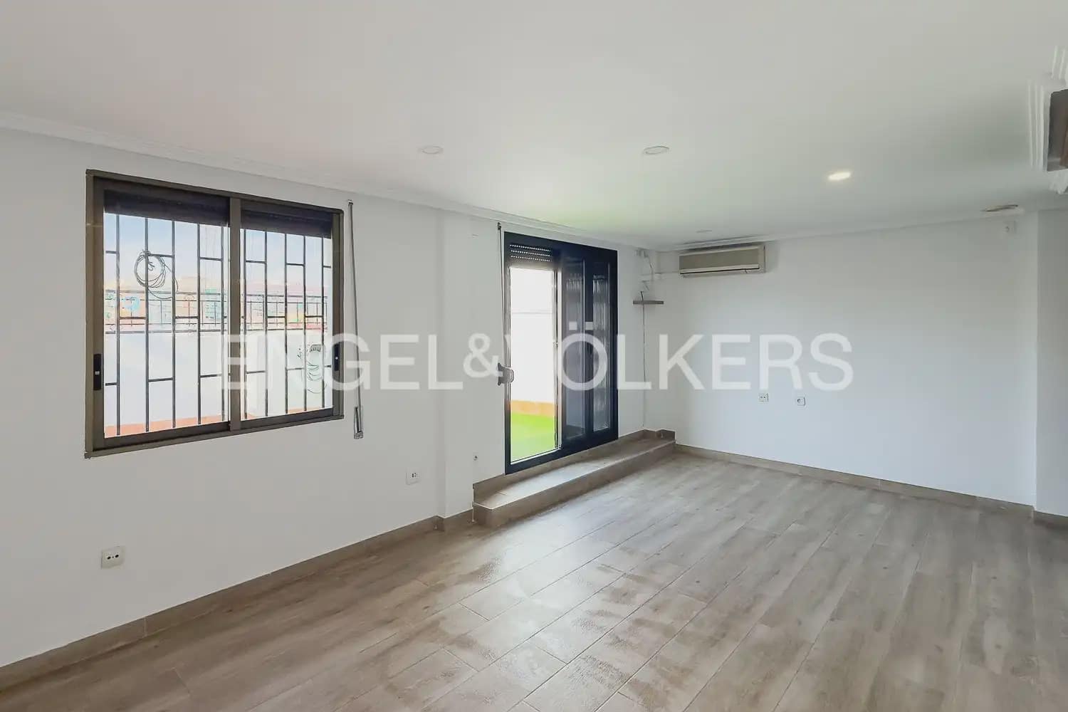 3 quarto Apartamento para arrendar em Valencia cidade - 1 400 € (Ref: 9897759)