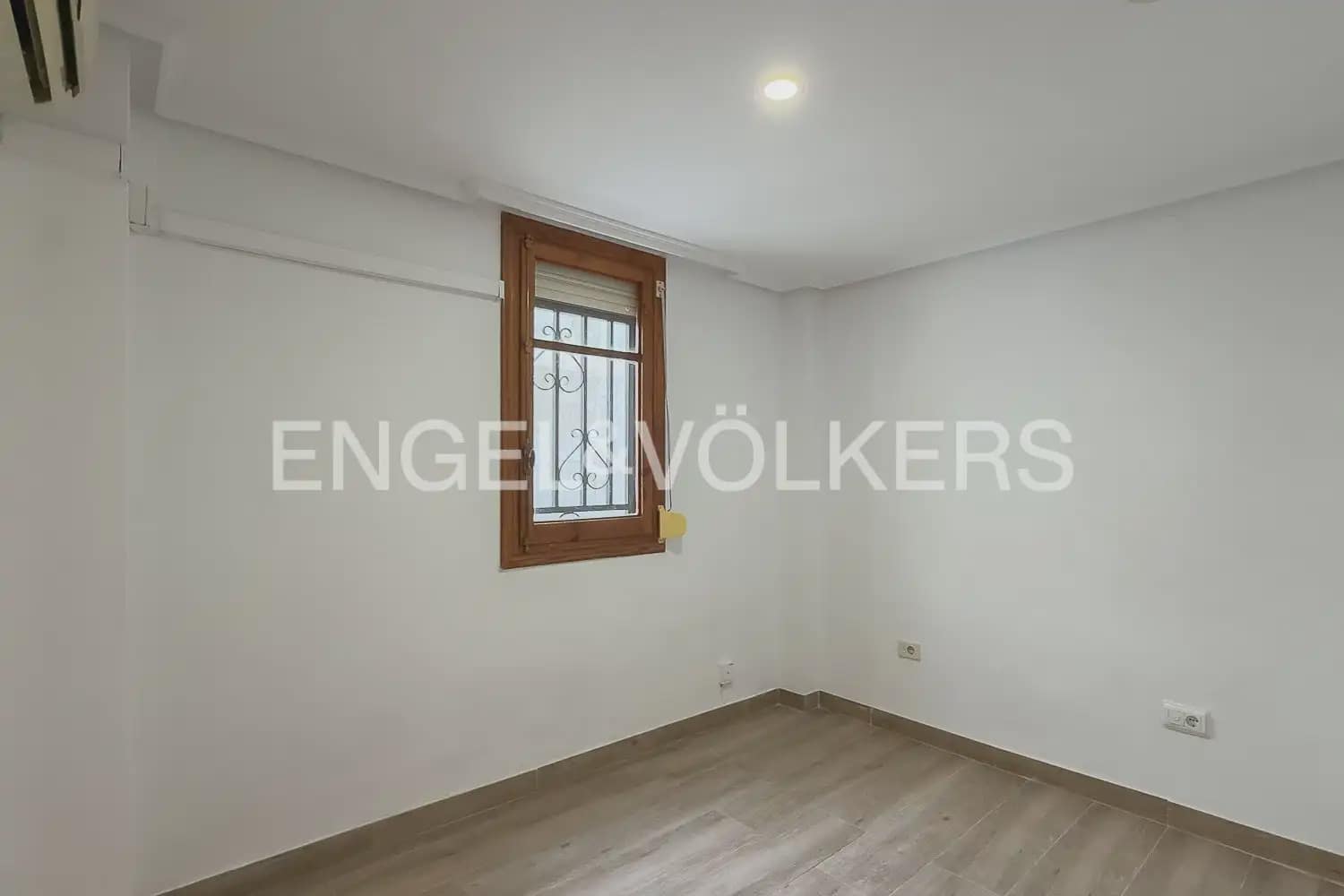 3 quarto Apartamento para arrendar em Valencia cidade - 1 400 € (Ref: 9897759)
