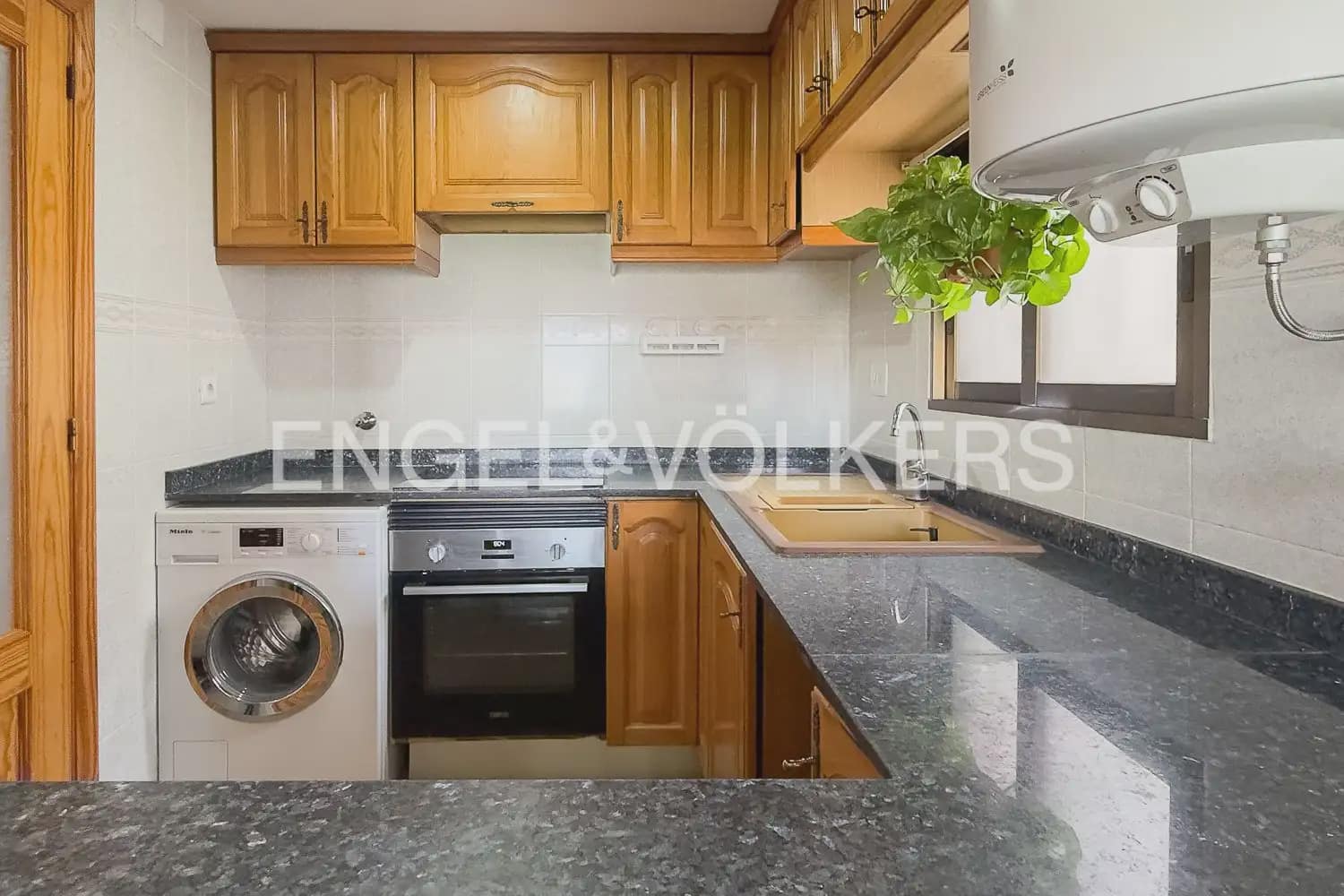 3 quarto Apartamento para arrendar em Valencia cidade - 1 400 € (Ref: 9897759)