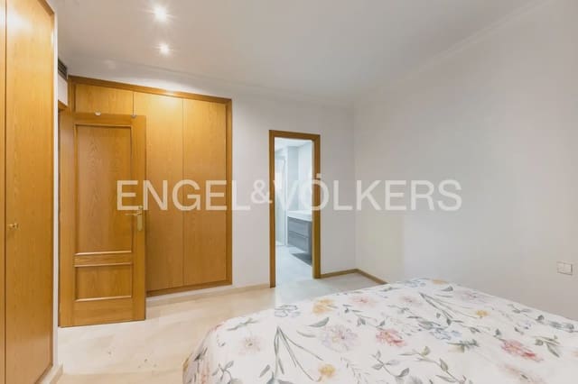 3 bedroom Flat for sale in Benetússer with garage - € 280,000 (Ref: 9897761)