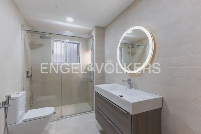 3 bedroom Flat for sale in Benetússer with garage - € 280,000 (Ref: 9897761)