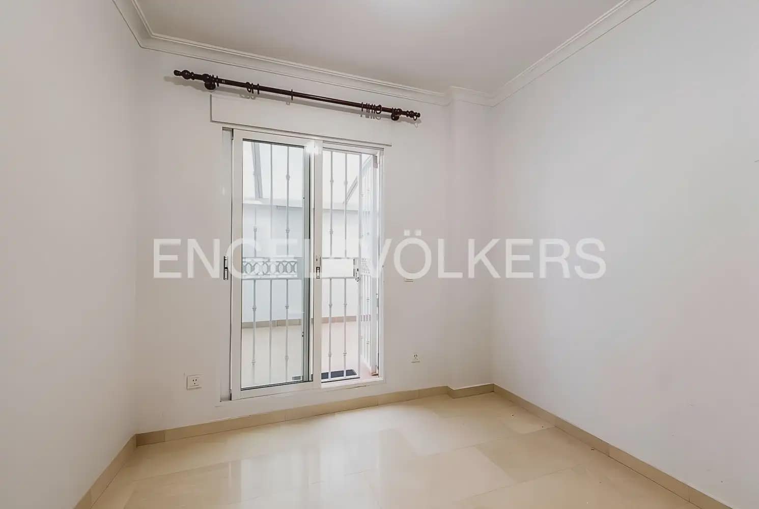 3 bedroom Flat for sale in Benetusser with garage - € 280,000 (Ref: 9897761)