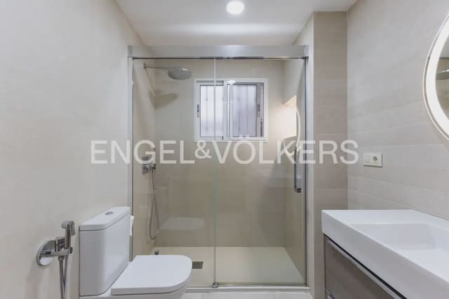 3 bedroom Flat for sale in Benetússer with garage - € 280,000 (Ref: 9897761)