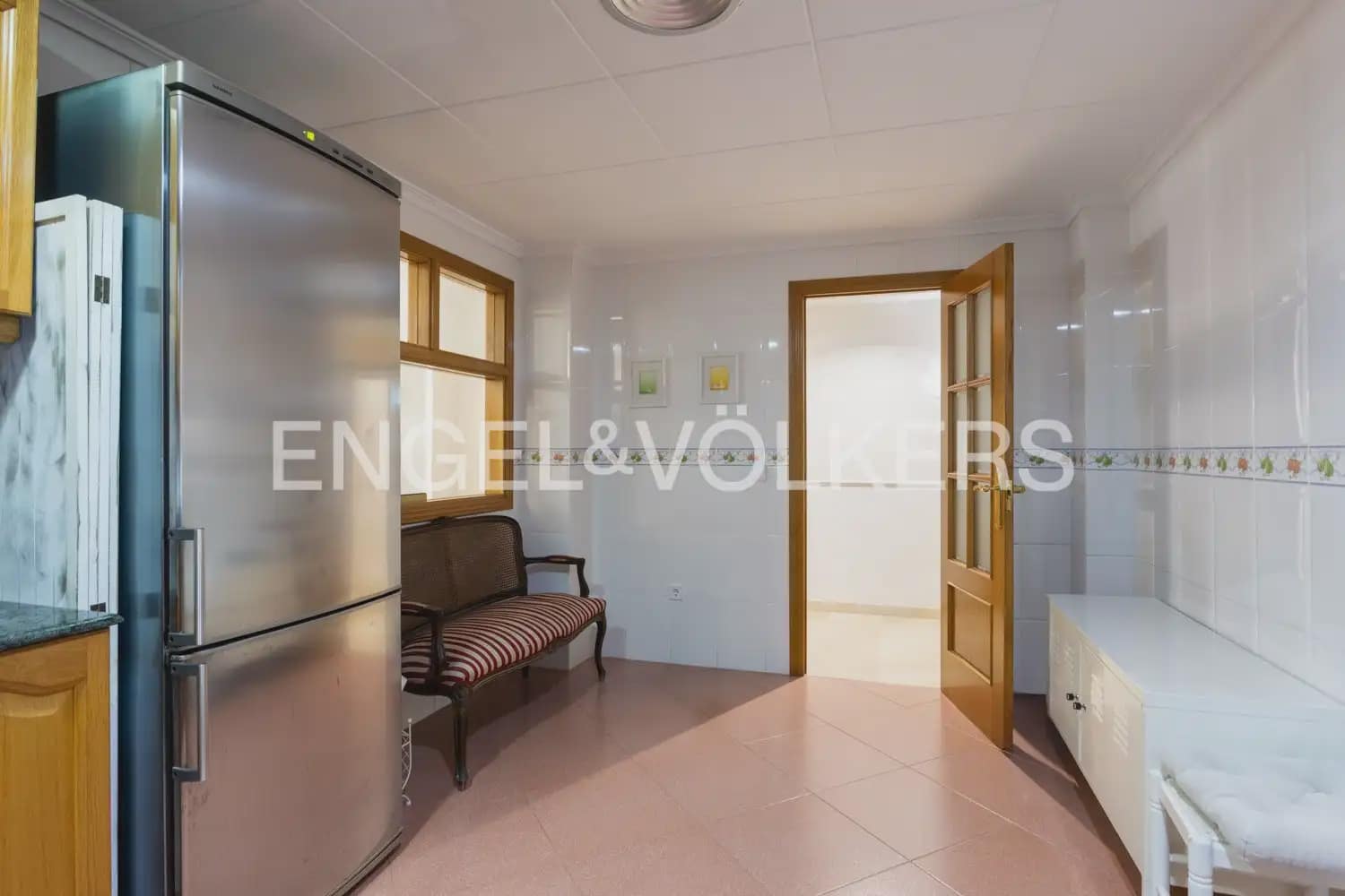 3 bedroom Flat for sale in Benetusser with garage - € 280,000 (Ref: 9897761)