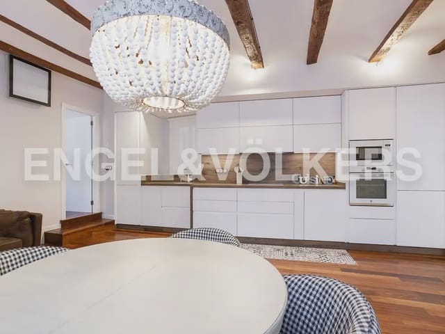 Piso de 3 habitaciones en El Mercat, València ciudad en alquiler - 2.000 € (Ref: 9897763)