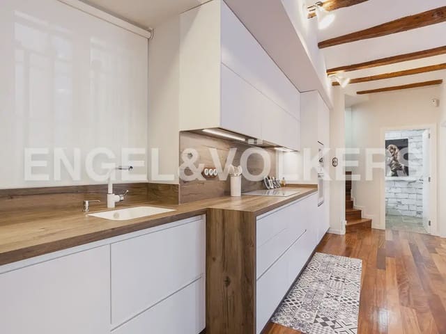 Piso de 3 habitaciones en El Mercat, València ciudad en alquiler - 2.000 € (Ref: 9897763)
