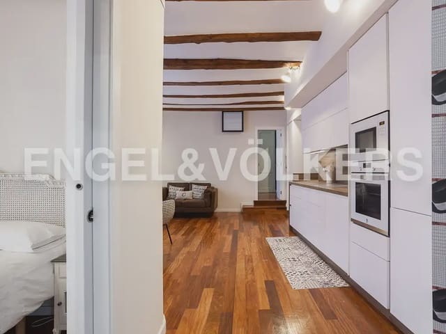 Piso de 3 habitaciones en El Mercat, València ciudad en alquiler - 2.000 € (Ref: 9897763)