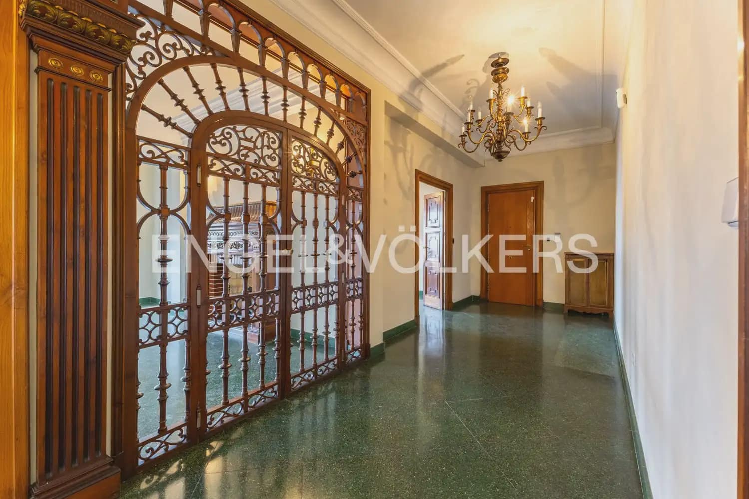 6 Zimmer Wohnung zu vermieten in Valencia Stadt - 4.300 € (Ref: 9897764)