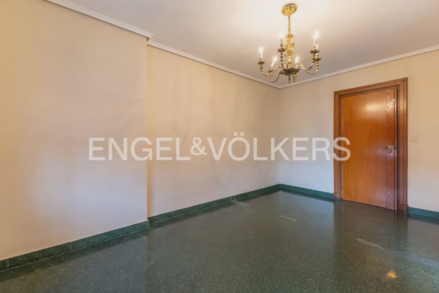 6 Zimmer Wohnung zu vermieten in Valencia Stadt - 4.300 € (Ref: 9897764)