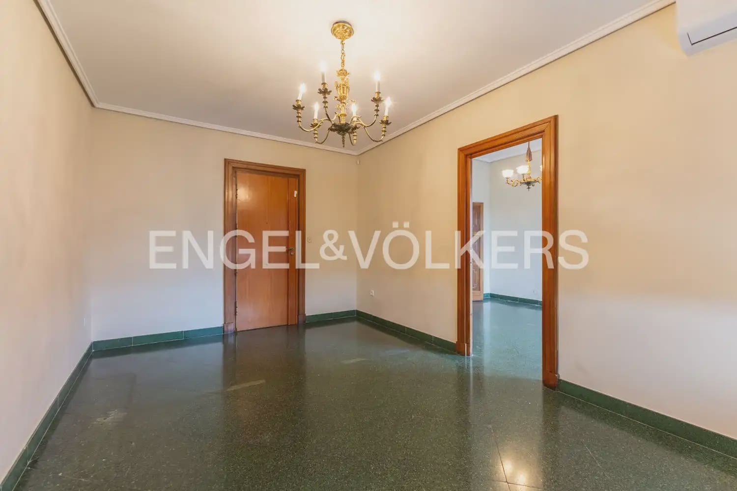 6 Zimmer Wohnung zu vermieten in Valencia Stadt - 4.300 € (Ref: 9897764)